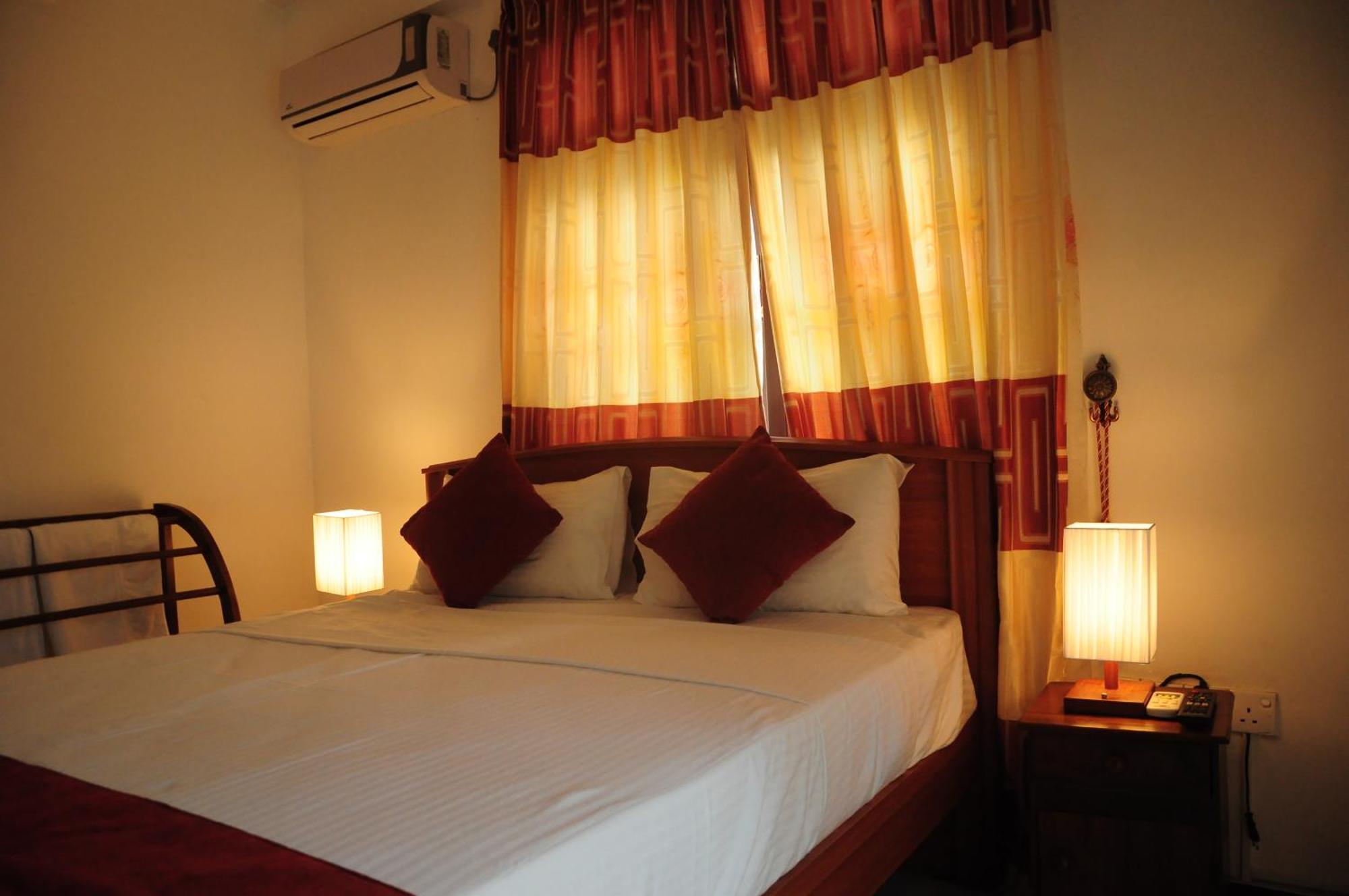 Vino Villa Tourists & Local Accommodations - 24 Hrs Kandy Exterior photo